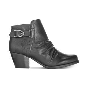 BareTraps Womens Reliance Faux Ankle Bootie